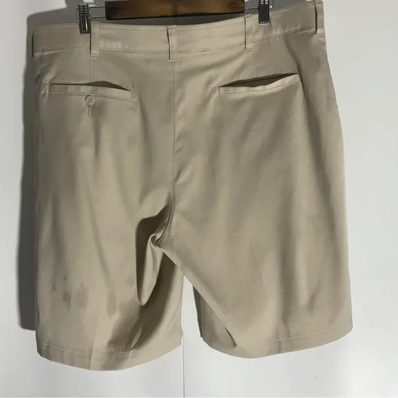PGA TOUR Men’s 9” Flat Front Horizontal Textured Stretch Golf Short Khaki Sz 40. - Picture 12 of 13